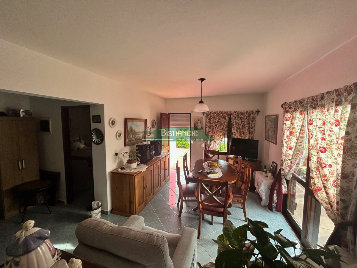 Casa ID.2908 - Maldonado, casa impecable de 2 dorm, 1 baño, living , barbacoa, galpón, etc. Precio de venta US$ 125.000.