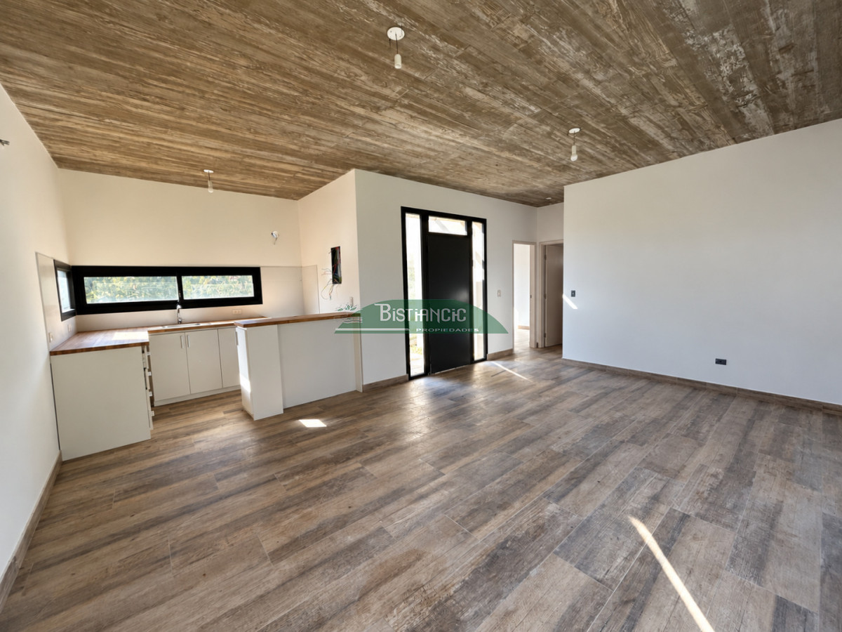 Casa ID.2275 - Casa a estrenar en barrio privado, construcción tradicional, 2 dorm 2 baños 310 m2 de terreno  