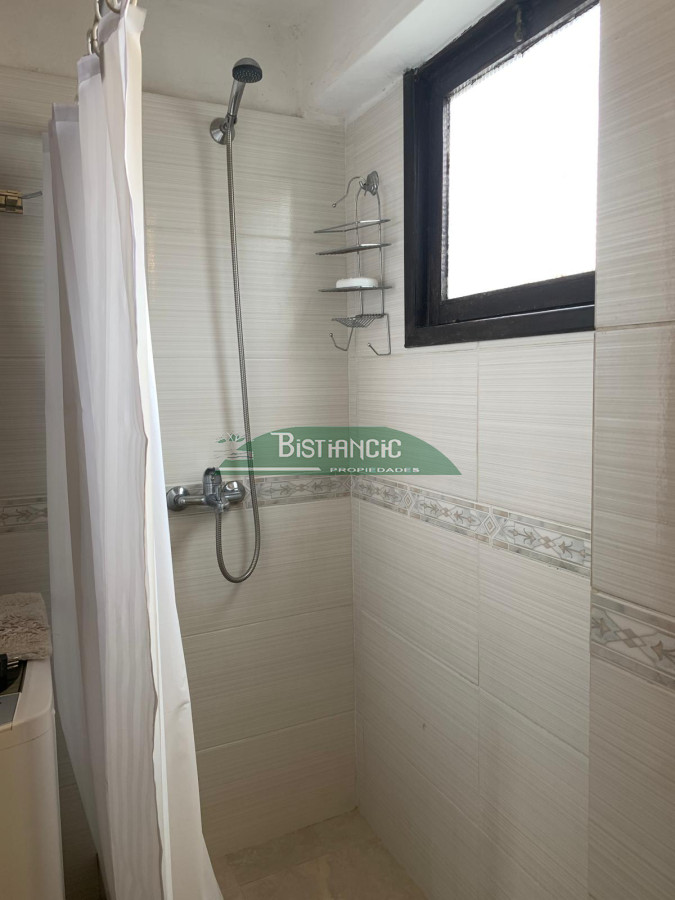 Casa ID.616 - Alquilo invernal casa 2 dorm, 1 baño, estufa y aire acond, cochera y parrillero. $24.000