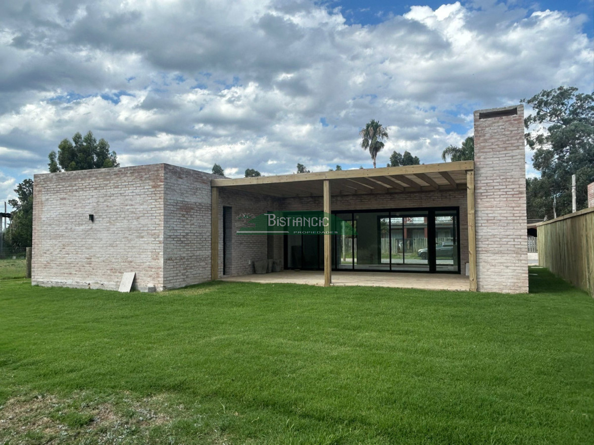 Casa ID.2958 - Casa a estrenar en Pinares , 3 dorm, 2 baños ( 1 en suite), salida con parrillero y pergola. 