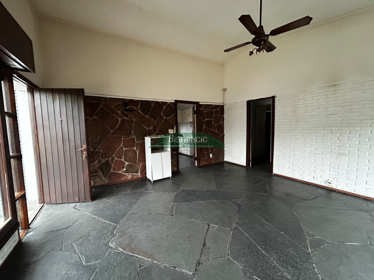 Casa ID.3068 - En alquiler anual: Cómoda casa 2 dormitorios, 2 baños. Próximo a Roosevelt. $45.000