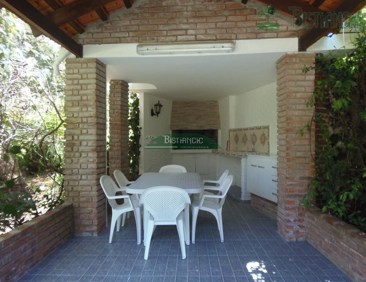 Casa ID.675 - Alquiler de temporada, Casa de 3 dormitorios, 2 baños y parrillero. 