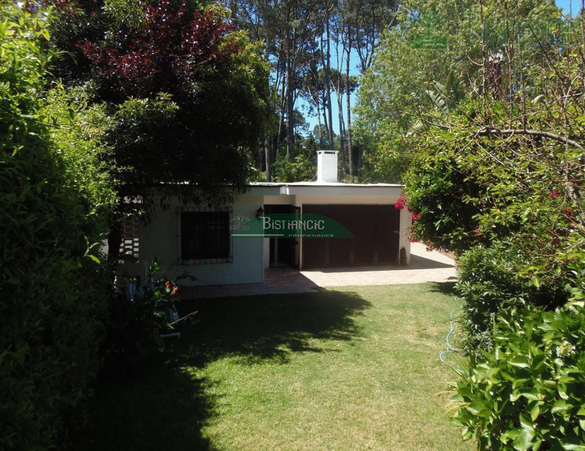 Casa ID.675 - Alquiler de temporada, Casa de 3 dormitorios, 2 baños y parrillero. 