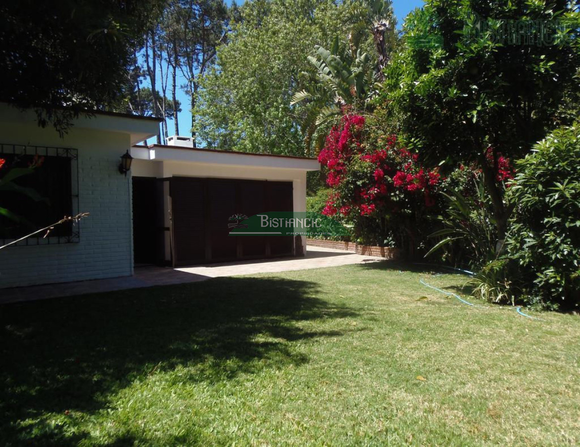 Casa ID.675 - Alquiler de temporada, Casa de 3 dormitorios, 2 baños y parrillero. 