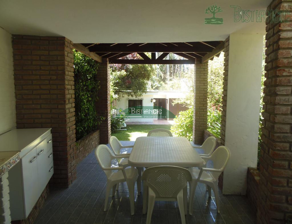 Casa ID.675 - Alquiler de temporada, Casa de 3 dormitorios, 2 baños y parrillero. 