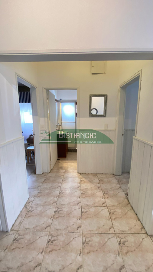 Casa ID.2952 - Casa en Maldonado, 3 dorm 2 baños , nueva con 2 deptos alquilados (buena renta). Todo impecable. Venta US$ 220.000. 