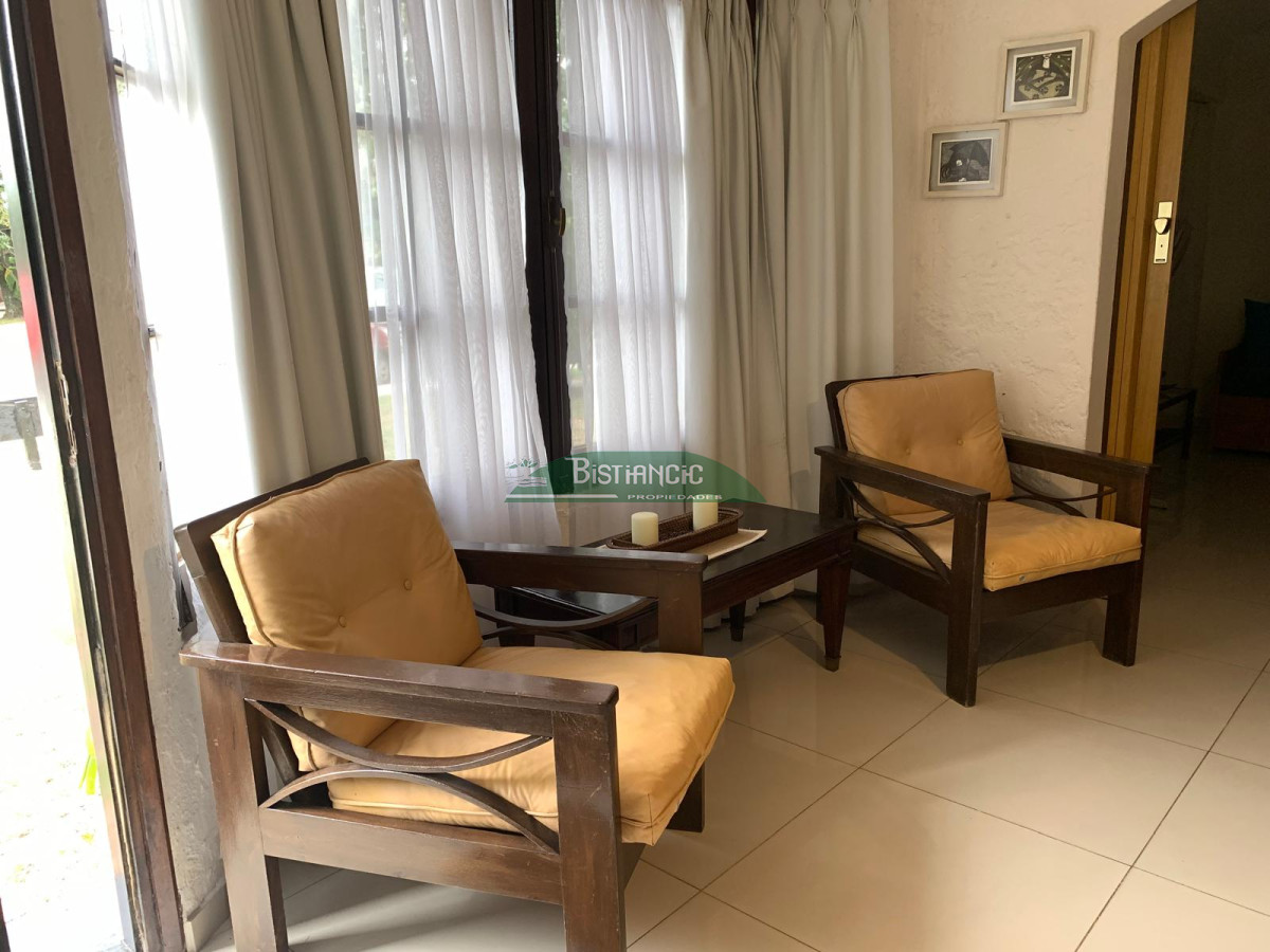 Casa ID.616 - Alquilo invernal casa 2 dorm, 1 baño, estufa y aire acond, cochera y parrillero. $24.000