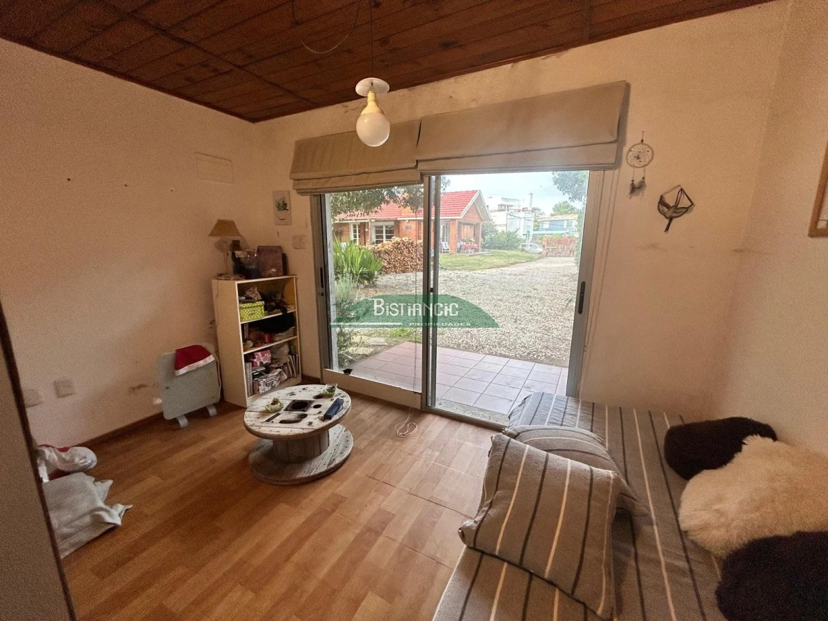 Casa ID.2941 - Pinares cerca del mar Chalé tradicional 1000m2 terreno y 350m2 construidos, 4 dorm 3 baños mas depto externo. Venta US$ 470.000
