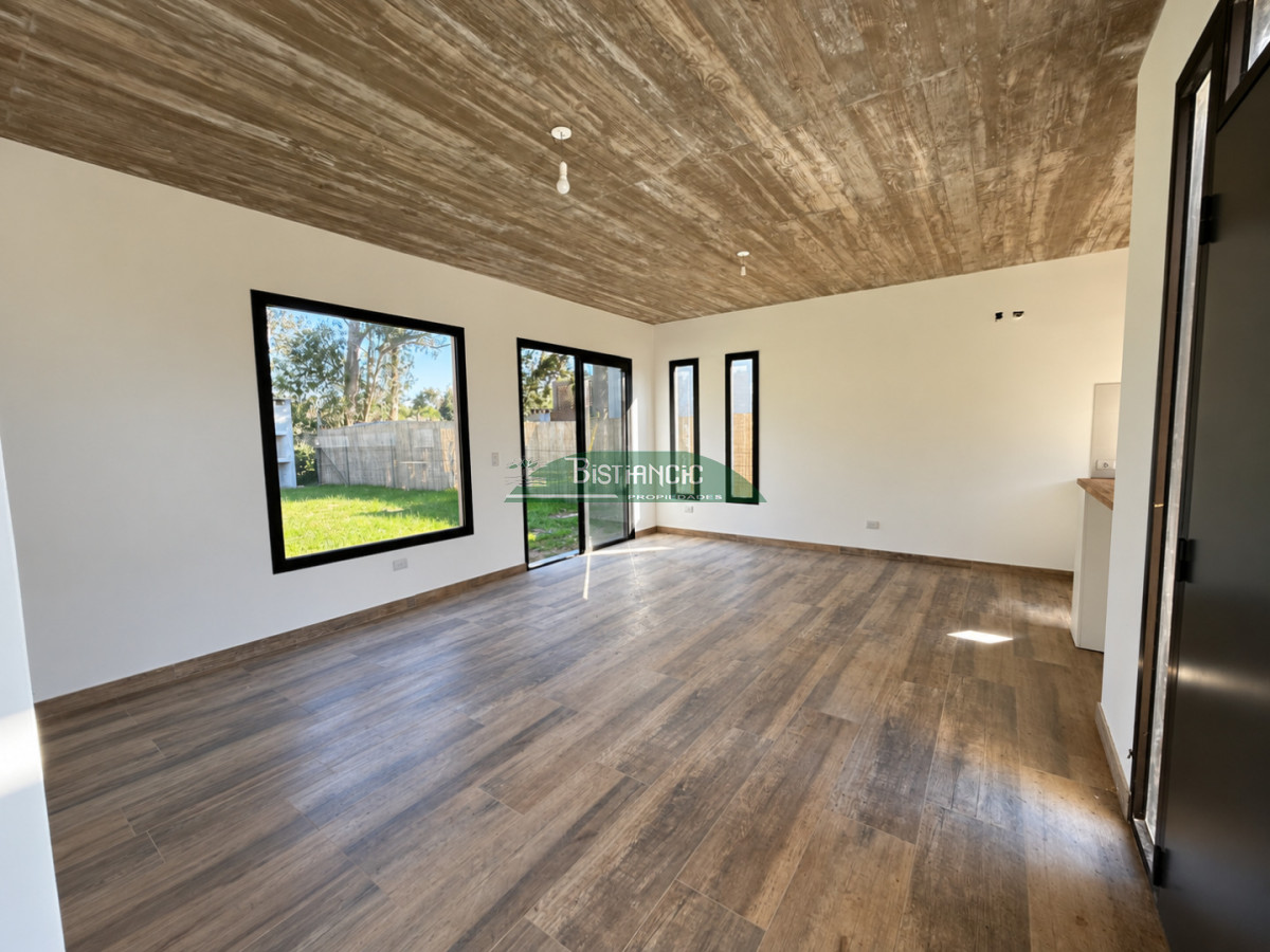 Casa ID.2275 - Casa a estrenar en barrio privado, construcción tradicional, 2 dorm 2 baños 310 m2 de terreno  