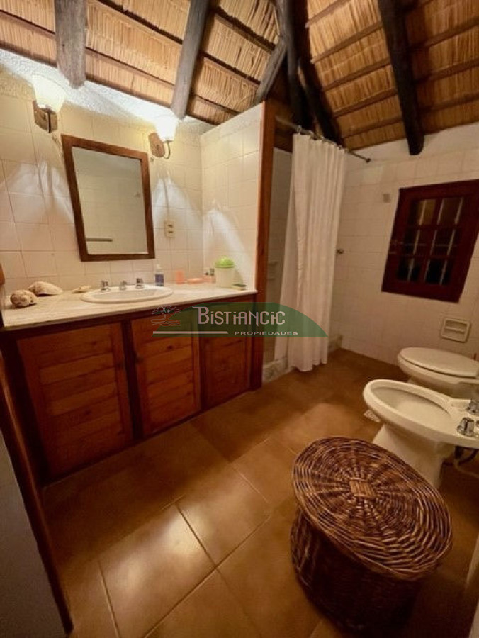 Casa ID.816 - ALQUILER TEMPORAL Casa en Pinares, Pda 35 de la mansa, 3 dorm 2 baños. Disponible del 2 al 15  US$ 2500