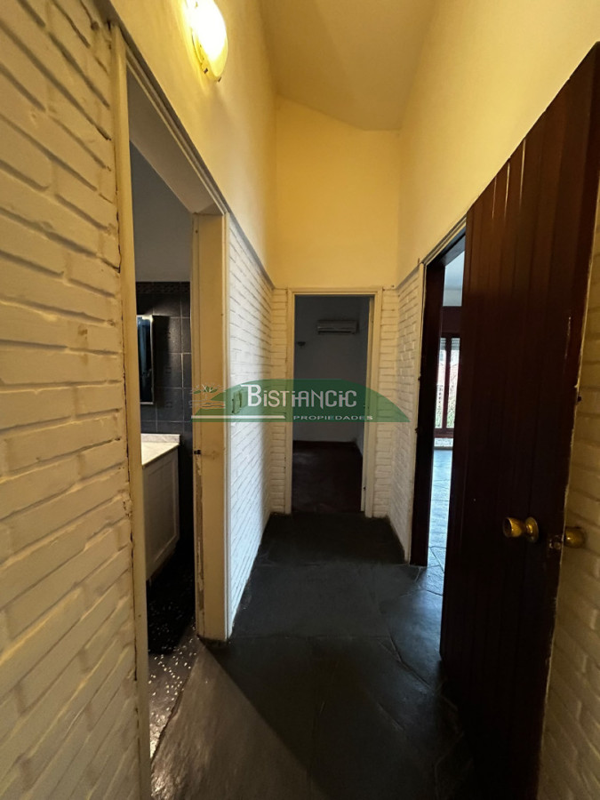 Casa ID.3068 - En alquiler anual: Cómoda casa 2 dormitorios, 2 baños. Próximo a Roosevelt. $45.000