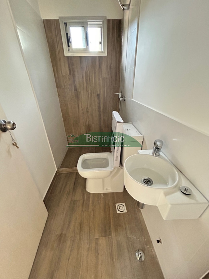 Casa ID.2275 - Casa a estrenar en barrio privado, construcción tradicional, 2 dorm 2 baños 370 m2 de terreno  US$170.000. financiación