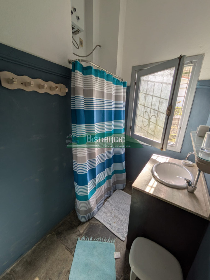 Casa ID.3043 - Hermoso chalet sobre camino la laguna. 3 dorm, 1 baño, barbacoa con baño y deposito. Patio y Estacionamiento. 