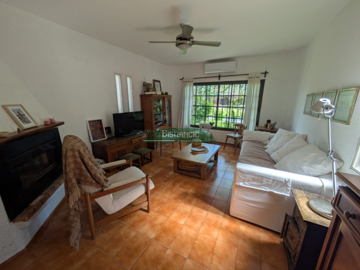 Hermosa casa en Pinares, 3 dorm, 3 baños, barbacoa, cerca del mar U$S 270.000