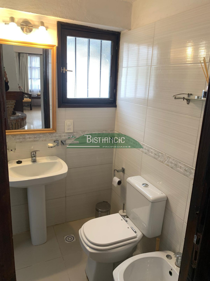 Casa ID.616 - Alquilo invernal casa 2 dorm, 1 baño, estufa y aire acond, cochera y parrillero. $24.000