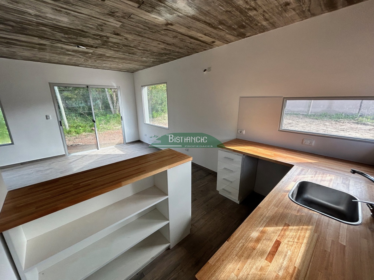Casa ID.2275 - Casa a estrenar en barrio privado, construcción tradicional, 2 dorm 2 baños 370 m2 de terreno  US$170.000. financiación