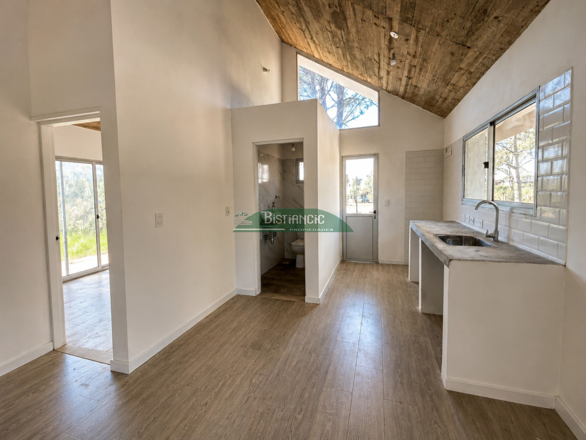 Casa ID.2771 - A estrenar en Casa en Barrio Privado, 2 dorm, 2 baños. U$S 198000