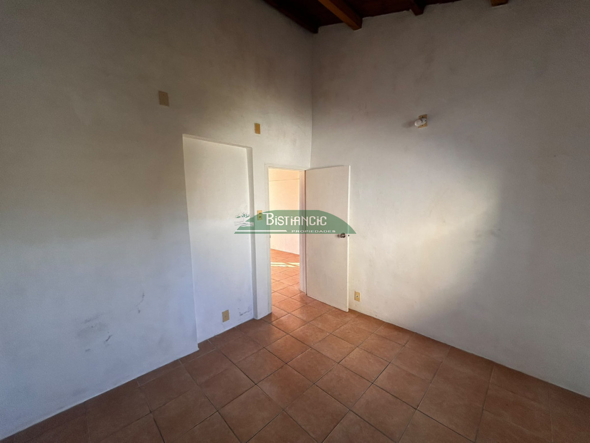 Casa ID.2896 - Apto tipo casita en alquiler anual, 1 dormitorio, con patio. 