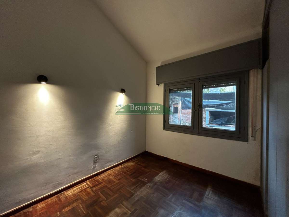 Casa ID.3068 - En alquiler anual: Cómoda casa 2 dormitorios, 2 baños. Próximo a Roosevelt. $45.000