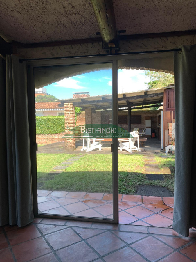 Casa ID.2927 - Alquiler de temporada, Casa de 3 dormitorios + 1 de servicio.  Con gran barbacoa