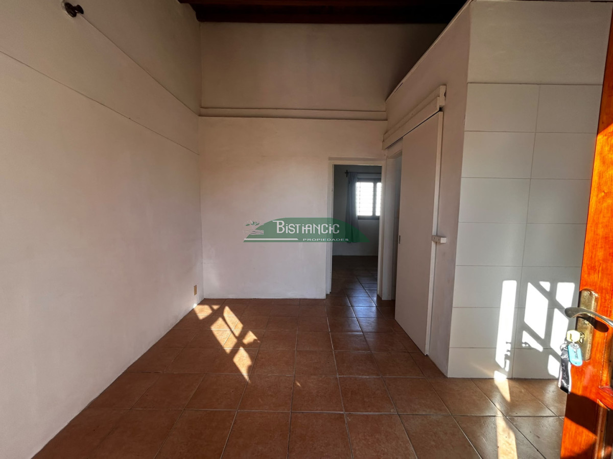 Casa ID.2896 - Apto tipo casita en alquiler anual, 1 dormitorio, con patio. 