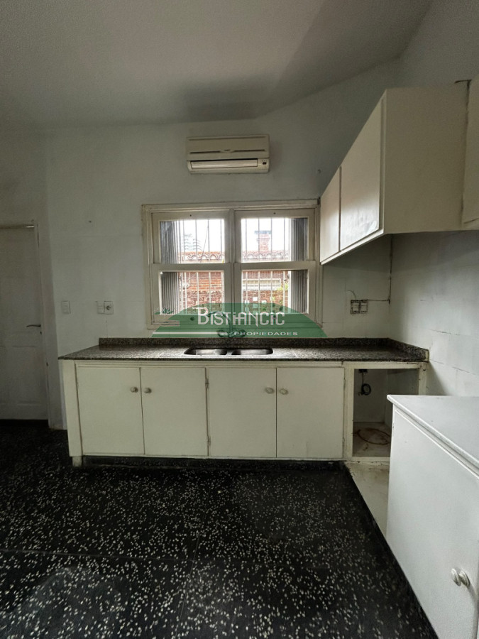 Casa ID.3068 - En alquiler anual: Cómoda casa 2 dormitorios, 2 baños. Próximo a Roosevelt. $45.000
