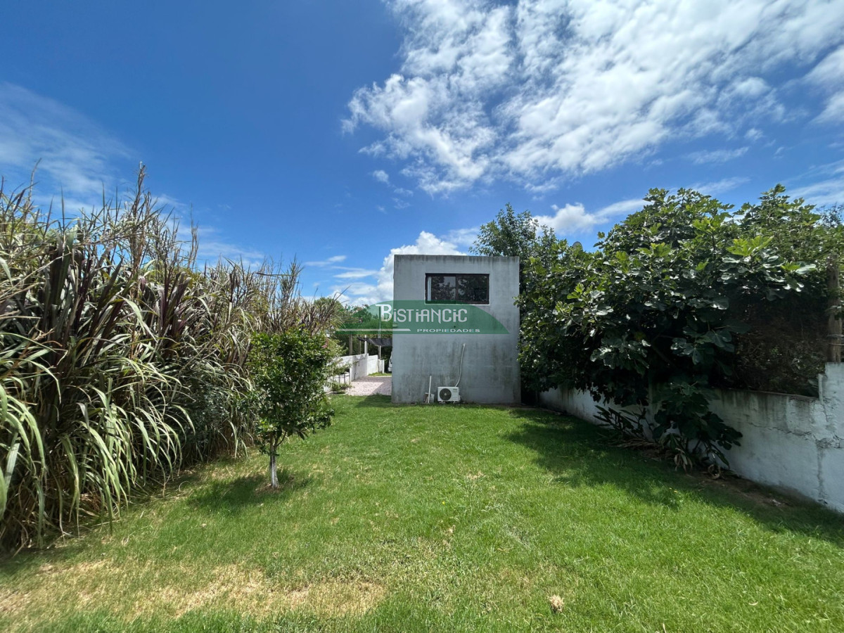 Casa ID.3030 - Alquiler de temporada o Anual - Casa en Lausana. de 3 dorm, 2 baños, con terraza , patio y estacionamiento.