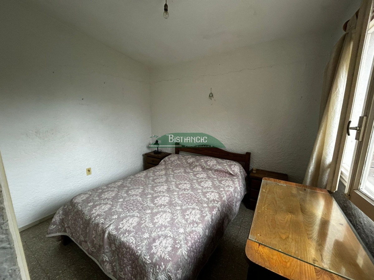 Casa ID.3019 - Pinares Chalé tradicional 3 dorm 2 baños + servicio, 718 m2 jardín, cerca de todo. Venta US$ 310.000.