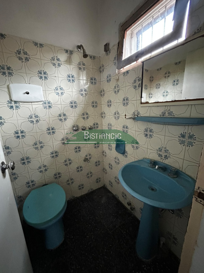 Casa ID.3068 - En alquiler anual: Cómoda casa 2 dormitorios, 2 baños. Próximo a Roosevelt. $45.000