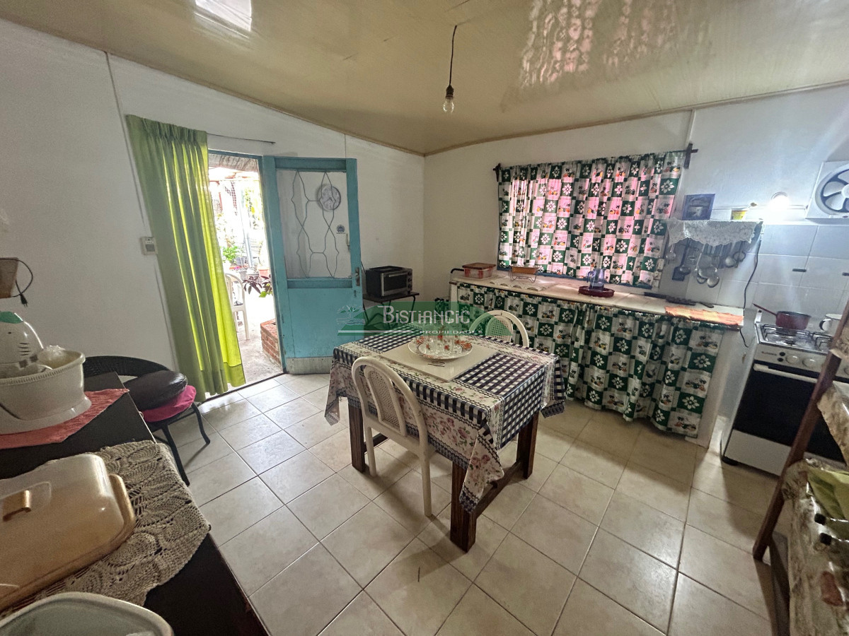 Casa ID.2908 - Maldonado, casa impecable de 2 dorm, 1 baño, living , barbacoa, galpón, etc. Precio de venta US$ 125.000.