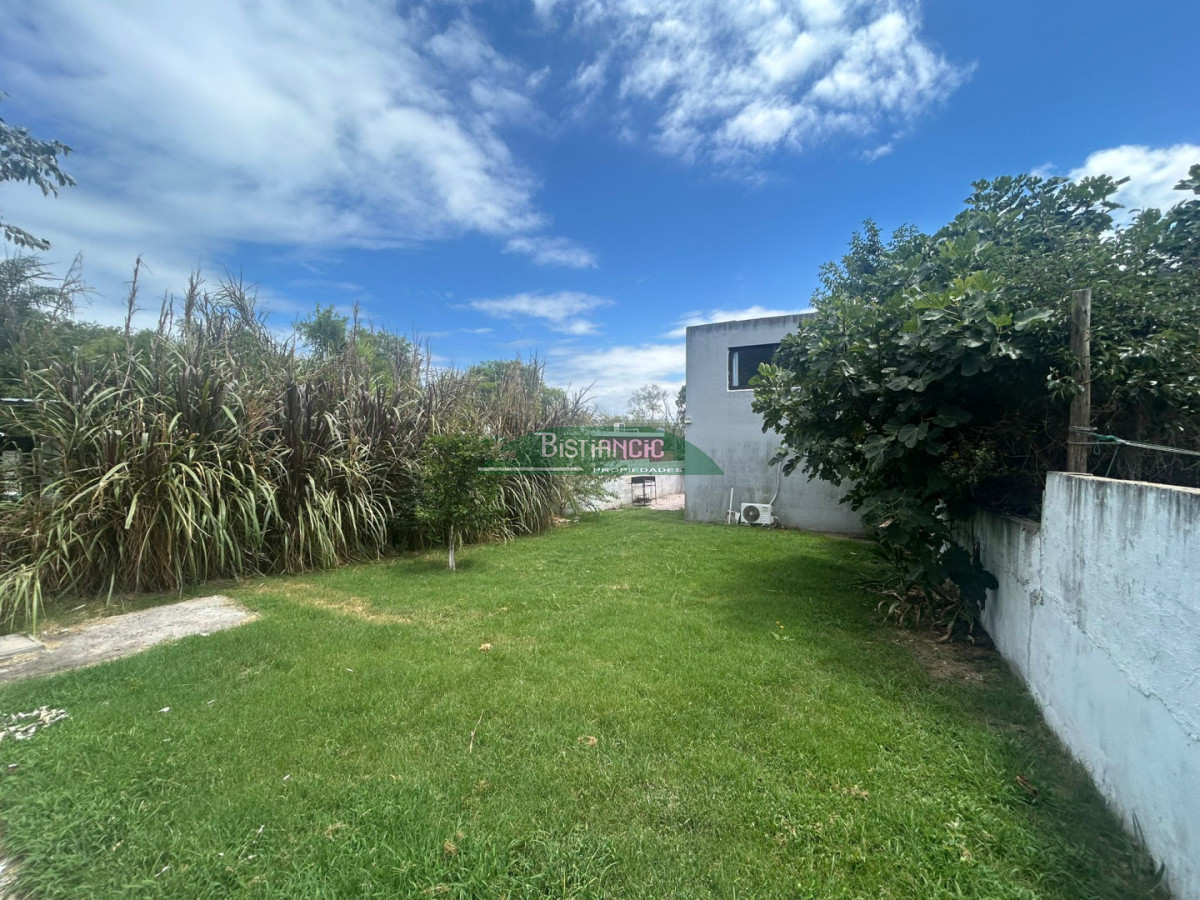 Casa ID.3030 - Alquiler de temporada o Anual - Casa en Lausana. de 3 dorm, 2 baños, con terraza , patio y estacionamiento.