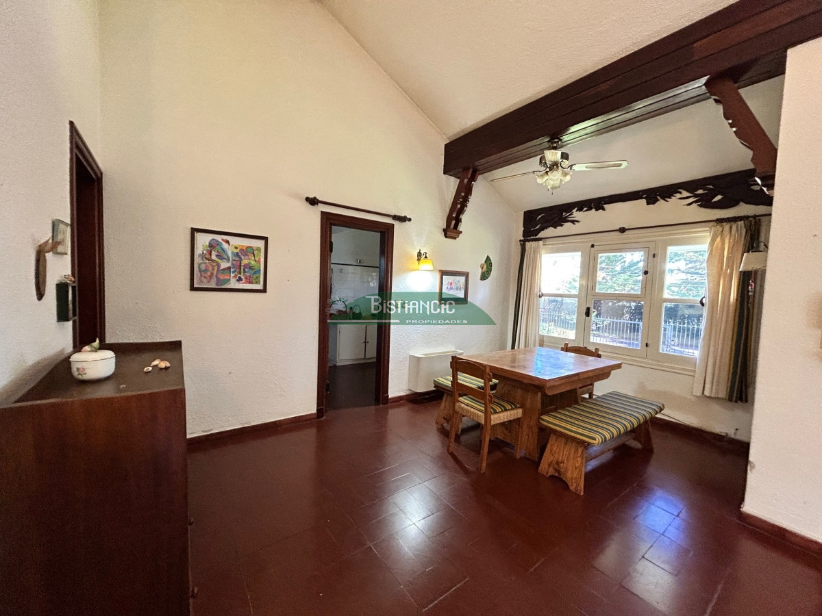 Casa ID.2863 - San Rafael , chalé sólida construcción de Clerc y Guerra, de 3 dorm 2 baños, serv,c baño, garaje, 830 m2 terreno, calef. Precio de venta US$ 350.000