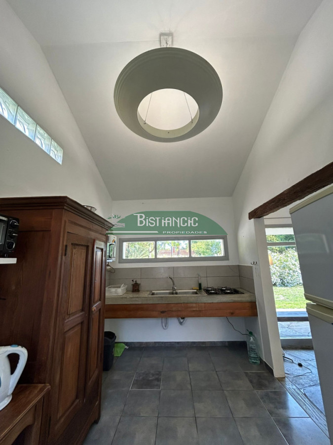 Casa ID.3043 - Hermoso chalet sobre camino la laguna. 3 dorm, 1 baño, barbacoa con baño y deposito. Patio y Estacionamiento. 