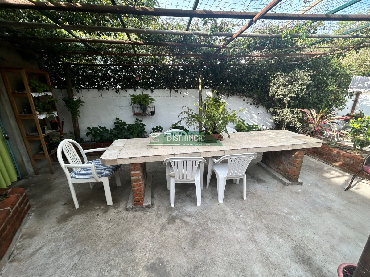 Casa ID.2908 - Maldonado, casa impecable de 2 dorm, 1 baño, living , barbacoa, galpón, etc. Precio de venta US$ 125.000.