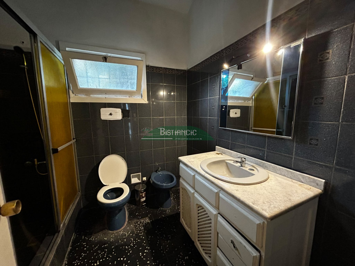Casa ID.3068 - En alquiler anual: Cómoda casa 2 dormitorios, 2 baños. Próximo a Roosevelt. $45.000