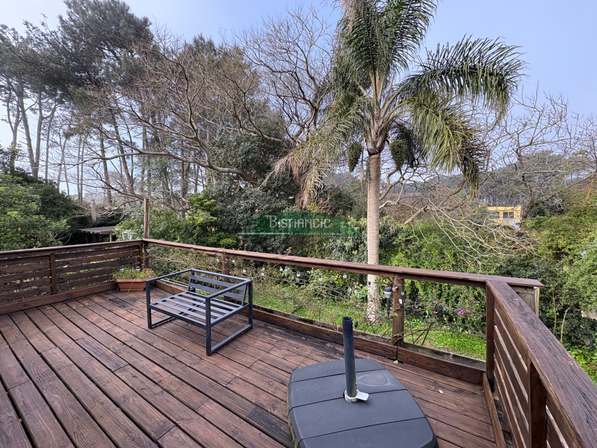 Casa ID.2991 - Rincón del Indio, moderno chalé de 3 dorm 3 baños, terraza con parrilla, super integrado al bosque. Diseño y practicidad en un lugar para disfrutar. 