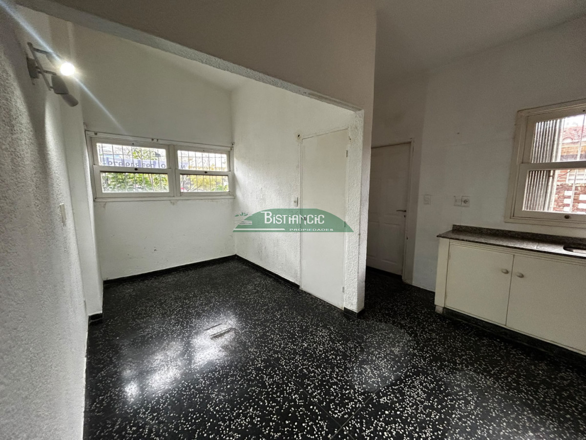 Casa ID.3068 - En alquiler anual: Cómoda casa 2 dormitorios, 2 baños. Próximo a Roosevelt. $45.000