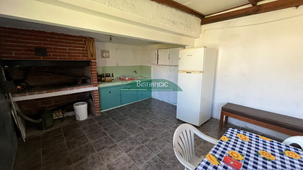 Casa ID.3011 - Chalé Bo Mónaco sobre Chiossi, amplia y sólida construcción, para vivir o comercial. Venta US$320.000. 