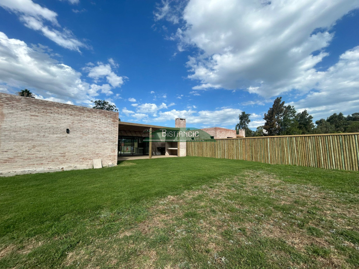 Casa ID.2958 - Casa a estrenar en Pinares , 3 dorm, 2 baños ( 1 en suite), salida con parrillero y pergola. 