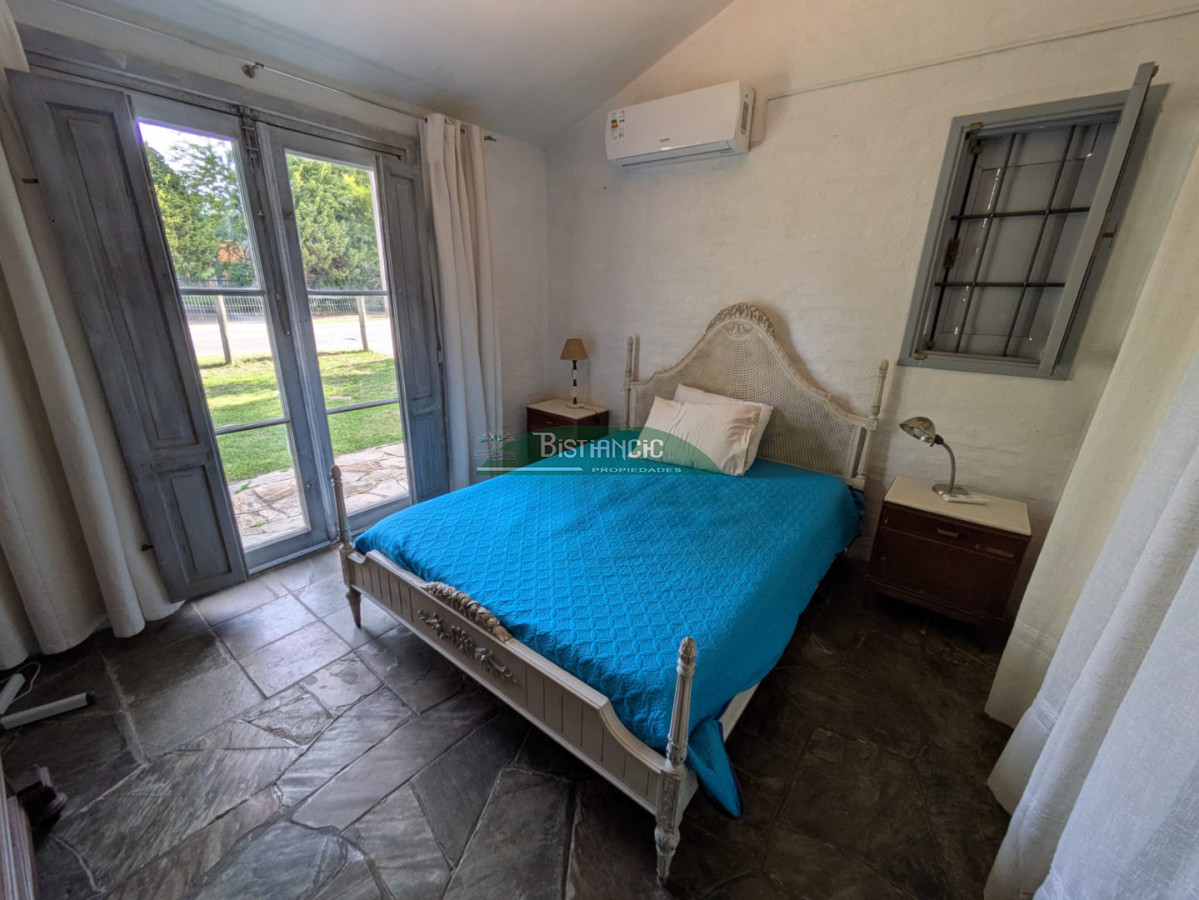 Casa ID.3043 - Hermoso chalet sobre camino la laguna. 3 dorm, 1 baño, barbacoa con baño y deposito. Patio y Estacionamiento. 