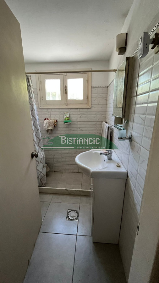 Casa ID.3011 - Chalé Bo Mónaco sobre Chiossi, amplia y sólida construcción, para vivir o comercial. Venta US$320.000. 