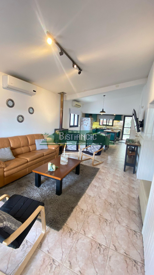 Casa ID.2952 - Casa en Maldonado, 3 dorm 2 baños , nueva con 2 deptos alquilados (buena renta). Todo impecable. Venta US$ 220.000. 
