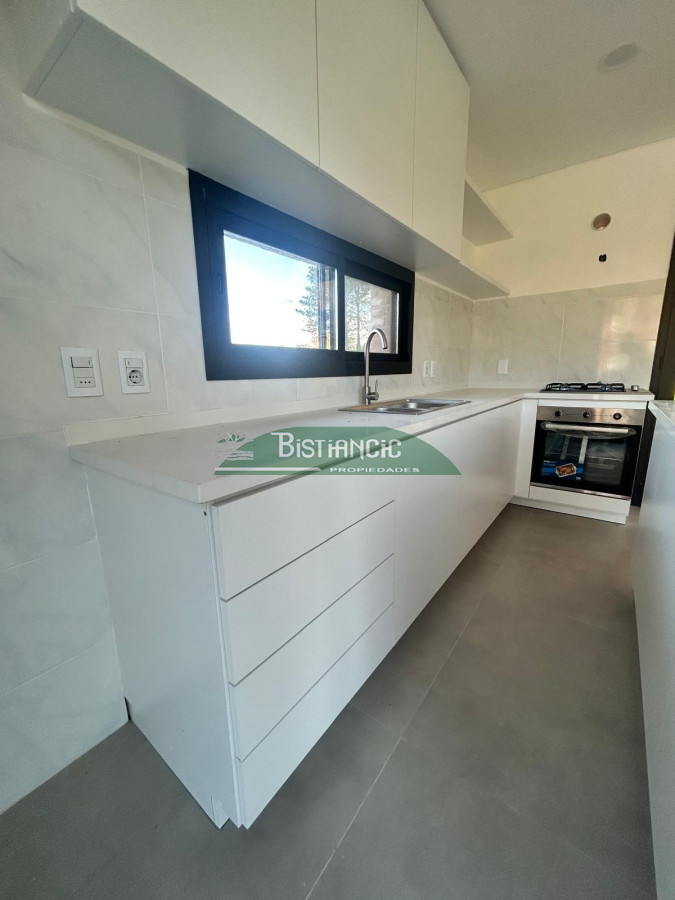 Casa ID.2958 - Casa a estrenar en Pinares , 3 dorm, 2 baños ( 1 en suite), salida con parrillero y pergola. 