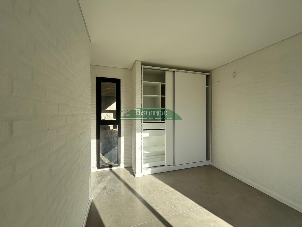 Casa ID.2958 - Casa a estrenar en Pinares , 3 dorm, 2 baños ( 1 en suite), salida con parrillero y pergola. 