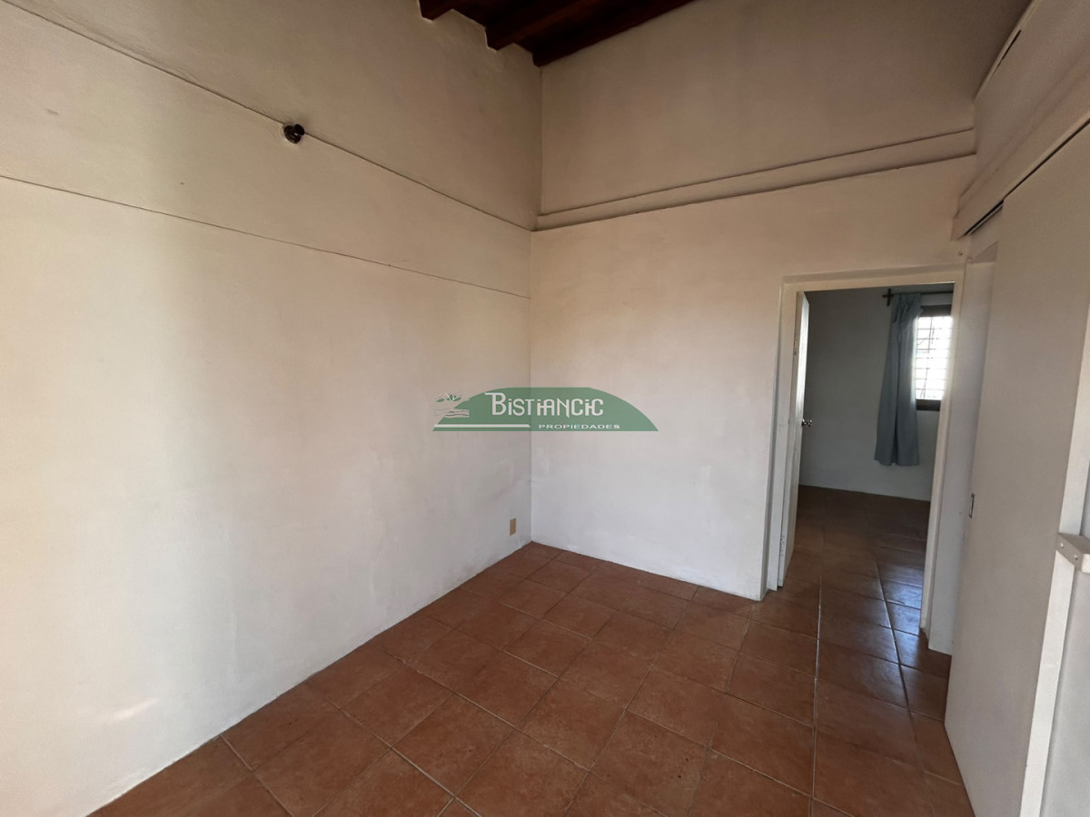 Casa ID.2896 - Apto tipo casita en alquiler anual, 1 dormitorio, con patio. 