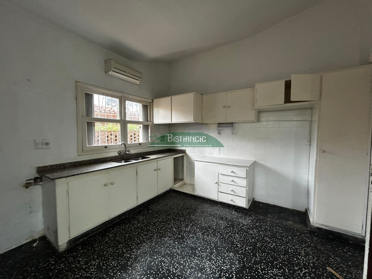 Casa ID.3068 - En alquiler anual: Cómoda casa 2 dormitorios, 2 baños. Próximo a Roosevelt. $45.000