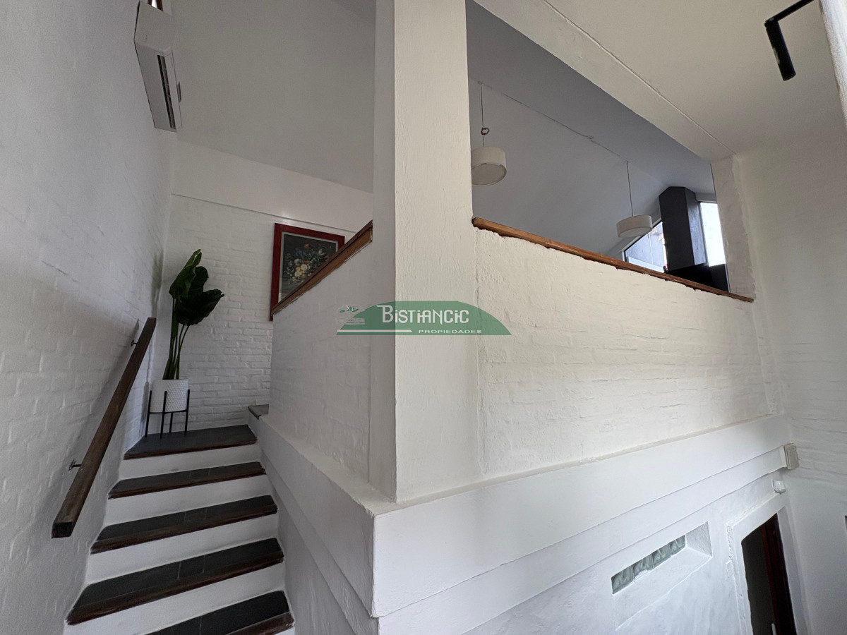 Casa ID.2991 - Rincón del Indio, moderno chalé de 3 dorm 3 baños, terraza con parrilla, super integrado al bosque. Diseño y practicidad en un lugar para disfrutar. 