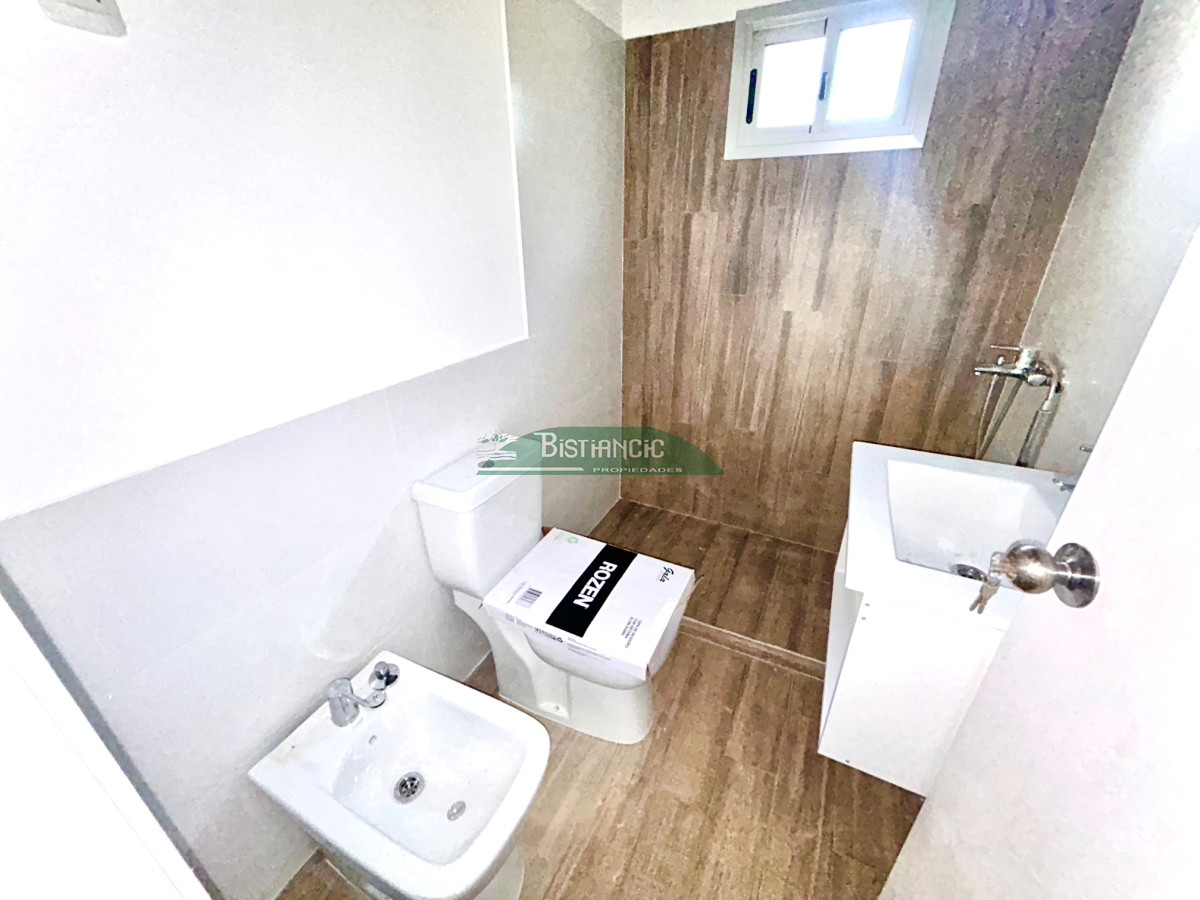 Casa ID.2275 - Casa a estrenar en barrio privado, construcción tradicional, 2 dorm 2 baños 370 m2 de terreno  US$170.000. financiación