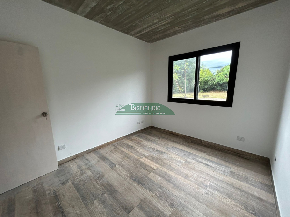 Casa ID.2275 - Casa a estrenar en barrio privado, construcción tradicional, 2 dorm 2 baños 370 m2 de terreno  