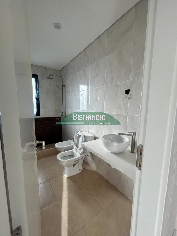 Casa ID.2958 - Casa a estrenar en Pinares , 3 dorm, 2 baños ( 1 en suite), salida con parrillero y pergola. 